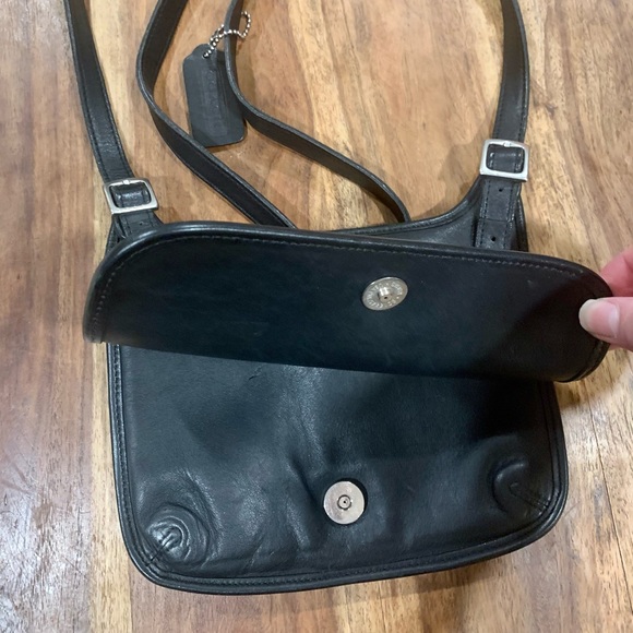 Vintage COACH Hippy Flap Crossbody - Picture 2 of 6